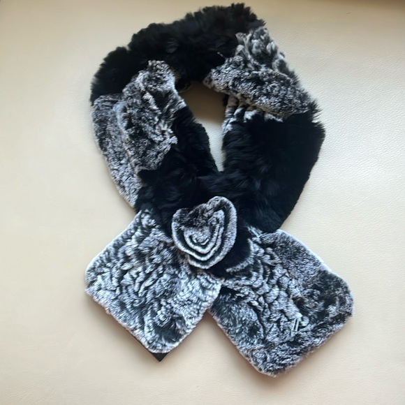 Furstory Rabbit Fur scarf neck shrug - Picture 3 of 9